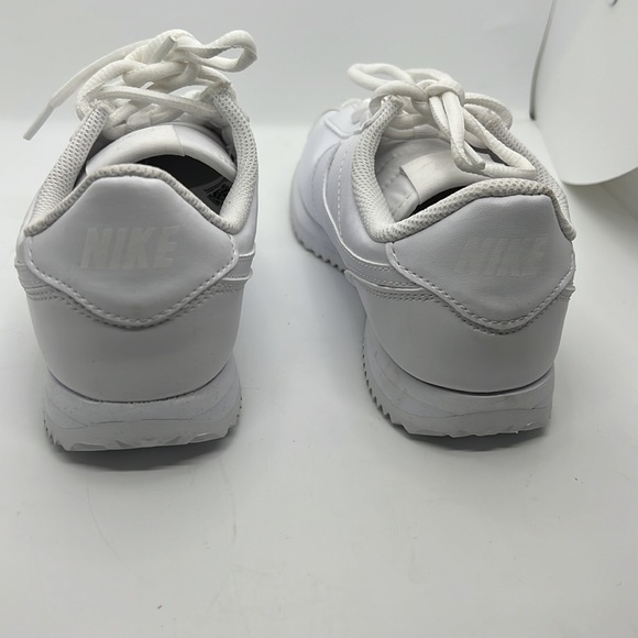 Nike Cortez Basic SL size 3.5 Girls White NWT - Picture 3 of 9
